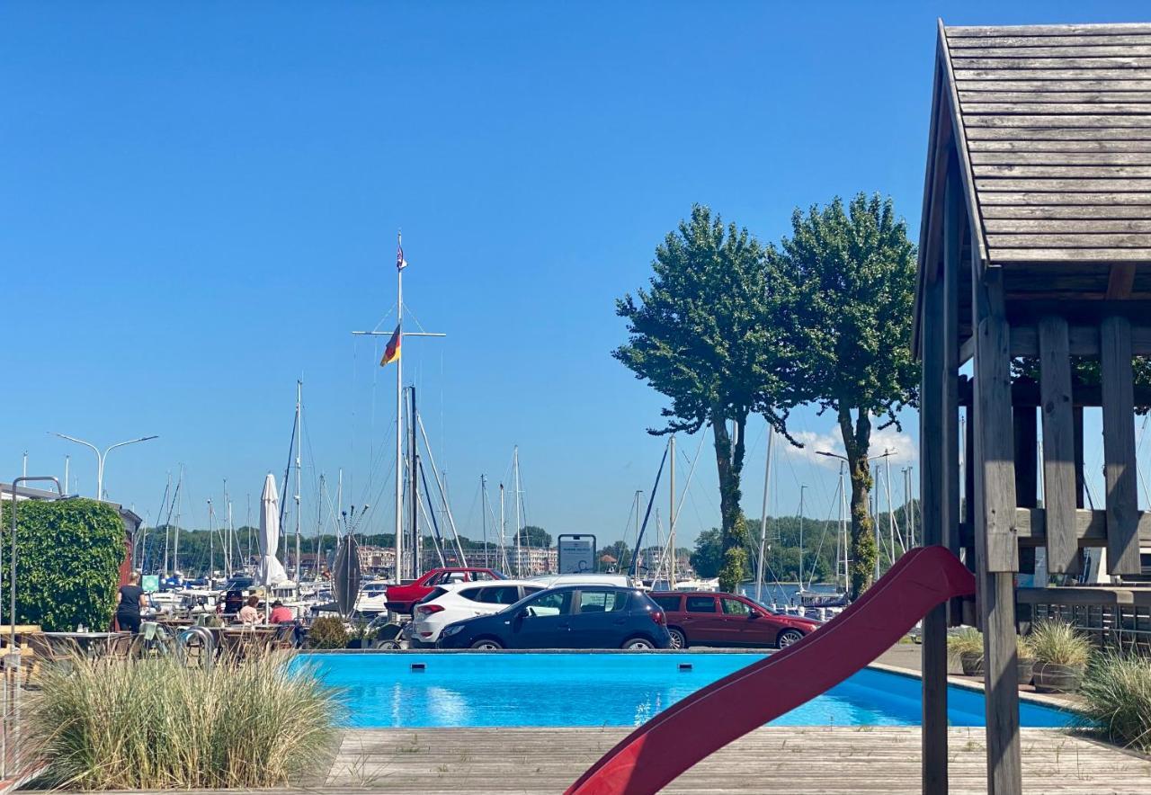 Hotel Hausboot Mit Traumlage In Luebeck-Travemuende Exteriér fotografie